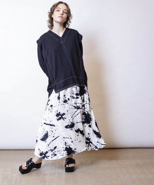 OSMOSIS（オズモーシス）の「ワイドギャザープルオーバー（Tシャツ/カットソー・レディース・カーキ/ブラック/アイボリー・ONE SIZE）」の8枚目の写真