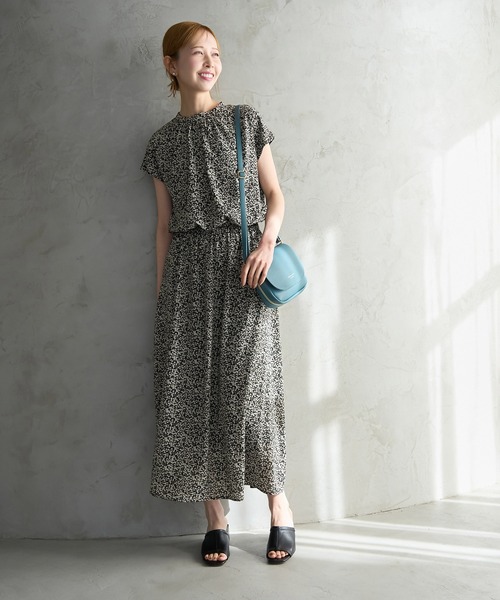 新品❣️シックな花柄ワンピース フラワーバード柄ワンピース