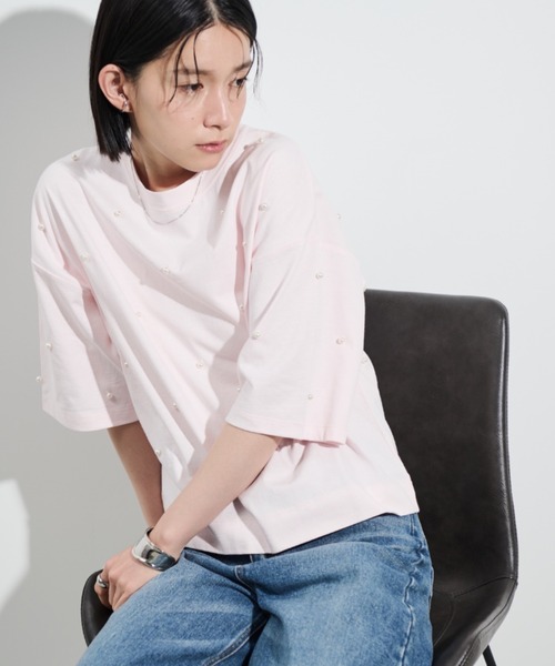 Shelly island(シェリーアイランド)の「パールTシャツ(Tシャツ/カットソー・レディース・ベビーピンク/ブラック・FREE)」の1枚目の写真