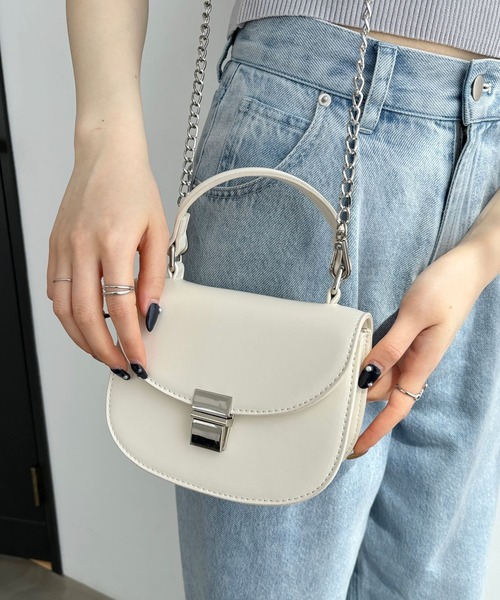 Heather(ヘザー)の「ラウンドミニフラップBAG 119101(ショルダーバッグ・レディース・オフホワイト/ブラック・ONE SIZE)」の2枚目の写真