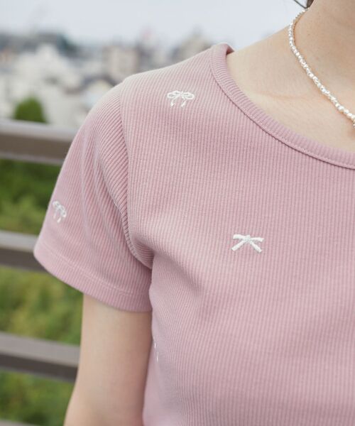 MAJESTIC LEGON（マジェスティックレゴン）の「ロマンティックエンブロイダリーTシャツ（Tシャツ/カットソー・レディース・ブラック/グレー/ブルー/オフホワイト/ブラック系その他/ピンク・MEDIUM）」の6枚目の写真