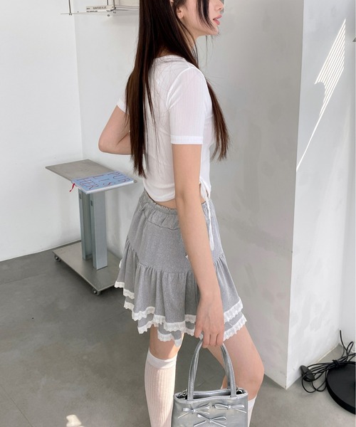 by muni:r(バイ ムニール)の「サイドラインクロップド半袖Tシャツ(Tシャツ/カットソー・レディース・ブラック/ブルー/ホワイト/ピンク・FREE)」の14枚目の写真
