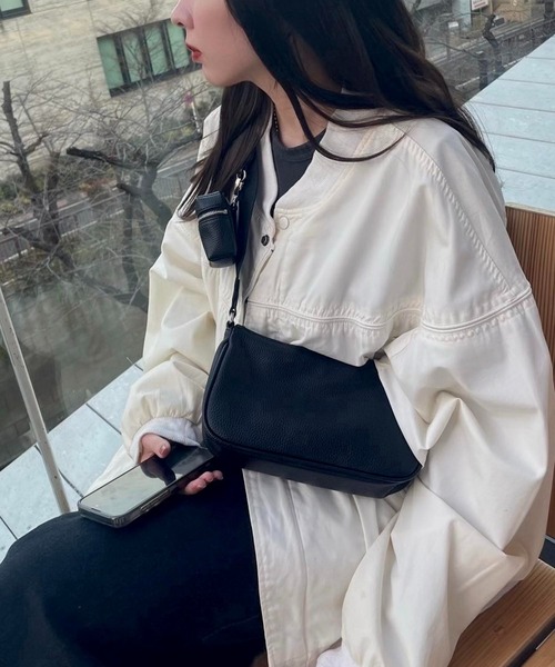 EFOLE（エフォル）の「【ZOZO限定】Pouch shoulder bag / ポーチ ショルダー バッグ（ショルダーバッグ・レディース・ブラック/オフホワイト・FREE）」の2枚目の写真