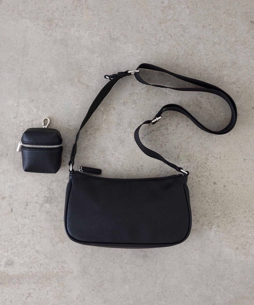 EFOLE（エフォル）の「【ZOZO限定】Pouch shoulder bag / ポーチ ショルダー バッグ（ショルダーバッグ・レディース・ブラック/オフホワイト・FREE）」の5枚目の写真