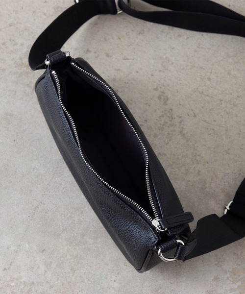 EFOLE（エフォル）の「【ZOZO限定】Pouch shoulder bag / ポーチ ショルダー バッグ（ショルダーバッグ・レディース・ブラック/オフホワイト・FREE）」の9枚目の写真