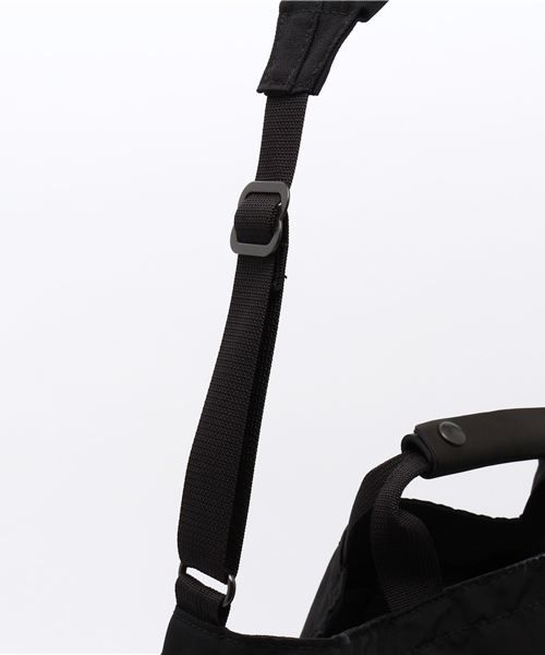 SHIPS（シップス）の「STANDARD SUPPLY: 60/40(ロクヨン)クロス 2way STAND UP ショルダー&トートバッグ（Sサイズ）（トートバッグ・メンズ・ブラック/グレー/ネイビー・ONE SIZE）」の7枚目の写真