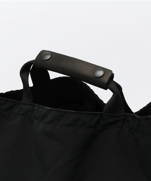 SHIPS（シップス）の「STANDARD SUPPLY: 60/40(ロクヨン)クロス 2way STAND UP ショルダー&トートバッグ（Sサイズ）（トートバッグ・メンズ・ブラック/グレー/ネイビー・ONE SIZE）」の8枚目の写真