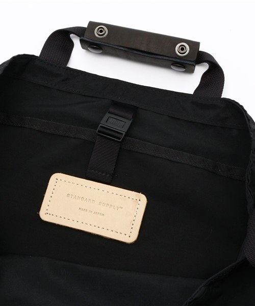 SHIPS（シップス）の「STANDARD SUPPLY: 60/40(ロクヨン)クロス 2way STAND UP ショルダー&トートバッグ（Sサイズ）（トートバッグ・メンズ・ブラック/グレー/ネイビー・ONE SIZE）」の16枚目の写真