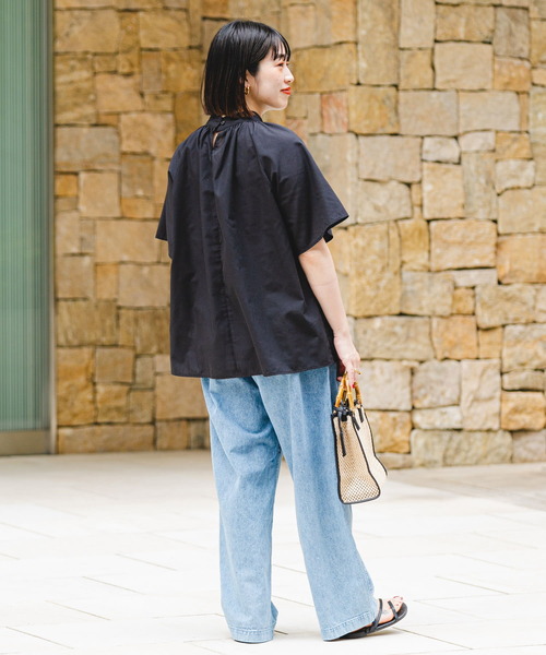 ITEMS URBANRESEARCH（アイテムズ アーバンリサーチ）の「デニムタックワイドパンツ（デニムパンツ・レディース・ライトブルー/ブルー・SMALL/MEDIUM）」の17枚目の写真