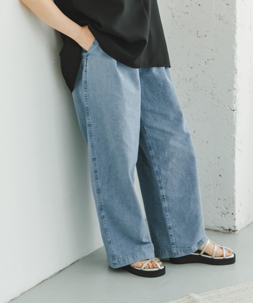 ITEMS URBANRESEARCH（アイテムズ アーバンリサーチ）の「デニムタックワイドパンツ（デニムパンツ・レディース・ライトブルー/ブルー・SMALL/MEDIUM）」の19枚目の写真