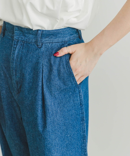 ITEMS URBANRESEARCH（アイテムズ アーバンリサーチ）の「デニムタックワイドパンツ（デニムパンツ・レディース・ライトブルー/ブルー・SMALL/MEDIUM）」の5枚目の写真