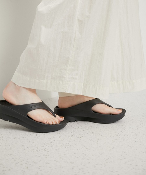 TELIC（テリック）の「【一部サイト限定】【TELIC(テリック)】W-FIIPFLOP リカバリーサンダル（サンダル・レディース・オフホワイト/ブラック/ベージュ/ライトグレー・X-SMALL/S/M）」の3枚目の写真