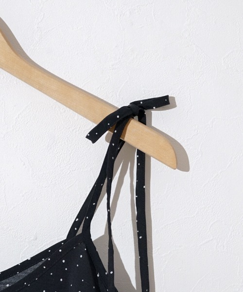 flower(フラワー)の「ダンシングフリルキャミ(キャミソール・レディース・ブラック/ホワイト・FREE)」の3枚目の写真