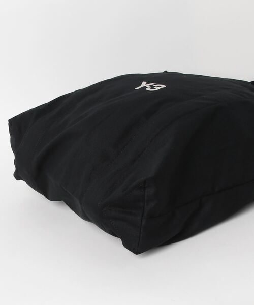 Y-3（ワイスリー）の「Y-3 C TOTE（トートバッグ・メンズ・ブラック×ホワイト・ONE SIZE）」の4枚目の写真