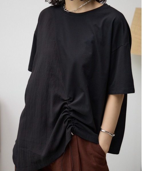 AZUL by moussy(アズールバイマウジー)の「ドロストデザインカットトップス(Tシャツ/カットソー・レディース・オフホワイト/ブラック/ライトグリーン・FREE)」の3枚目の写真