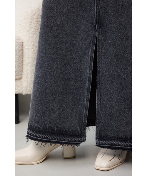 AZUL by moussy(アズールバイマウジー)の「AZUL DENIM オーバーラップロングスカート(デニムスカート・レディース・ライトブラック/ブルー・SMALL/MEDIUM)」の7枚目の写真