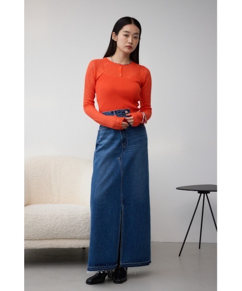 AZUL by moussy(アズールバイマウジー)の「AZUL DENIM オーバーラップロングスカート(デニムスカート・レディース・ライトブラック/ブルー・SMALL/MEDIUM)」の4枚目の写真