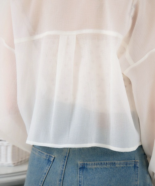 ems excite（エムズエキサイト）の「ロゴプレート付シアーSH（シャツ/ブラウス・レディース・ナチュラル/ブラック/ライトベージュ・FREE）」の7枚目の写真