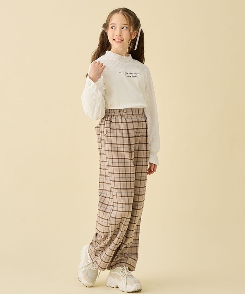 Amourire girl（アムリールガール）の「レース切り替え キャンディースリーブ長袖カットソー（130㎝～160㎝）（Tシャツ/カットソー・キッズ・オフホワイト/ブラック・130cm/140cm/150cm/160cm）」の7枚目の写真