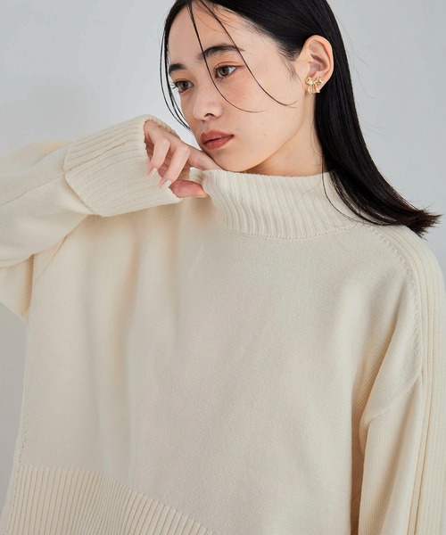 VIS（ビス）の「【アンチピリング/洗える】サイドスリットニットプルオーバー【WEB限定カラー】（ニット/セーター・レディース・オフホワイト/ブルー/ブラック系その他/レッド/ピンク/スミクロ/キナリ・FREE）」の3枚目の写真