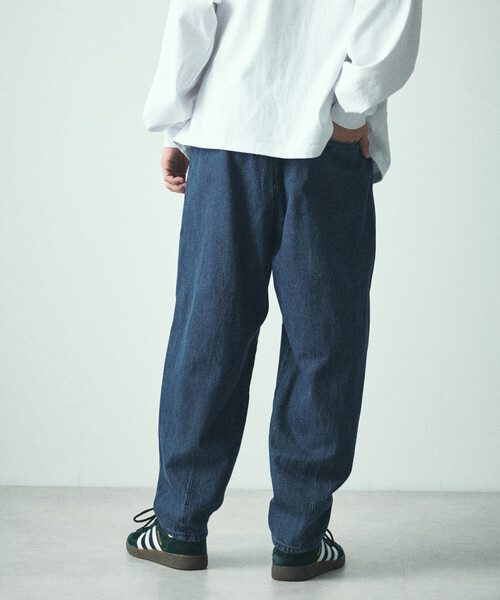 限定展開 ワイドシルエット カーブパンツ / テーパード