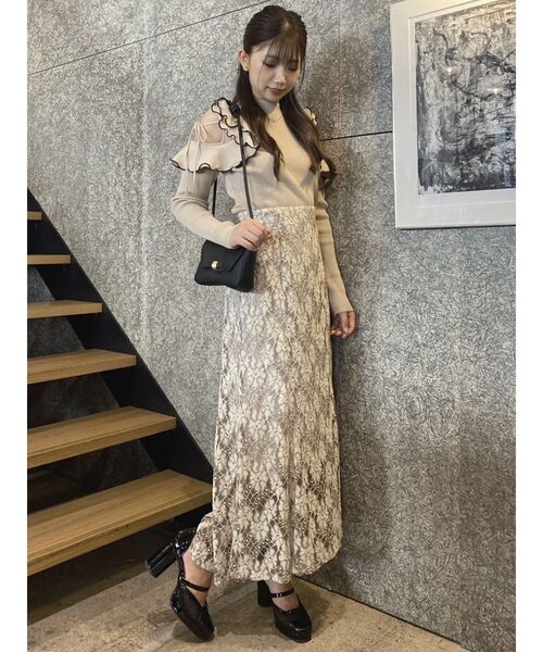 dazzlin（ダズリン）の「ショルダーオープンフリルニット（ニット/セーター・レディース・ブラック/ベージュ/ピンク/オフホワイト・FREE）」の22枚目の写真