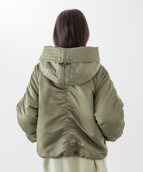 yuw（ユウ）の「Ｎ－２Ｂ　150967（ダウンジャケット/コート・レディース・カーキ/ブラック・FREE）」の14枚目の写真