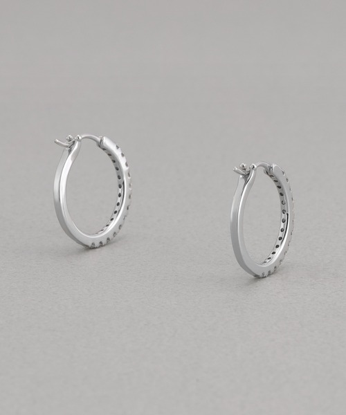 PLUS VENDOME(プラス ヴァンドーム)の「FINELINETATTOO_02 ピアス(ピアス(両耳用)・レディース・イエローゴールド/シルバー・ONE SIZE)」の5枚目の写真