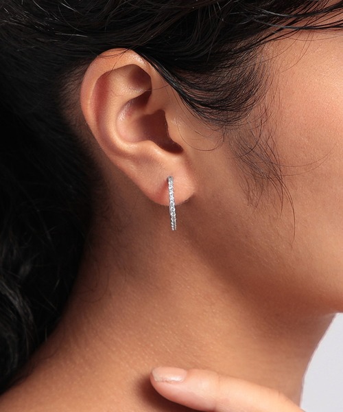PLUS VENDOME(プラス ヴァンドーム)の「FINELINETATTOO_02 ピアス(ピアス(両耳用)・レディース・イエローゴールド/シルバー・ONE SIZE)」の10枚目の写真