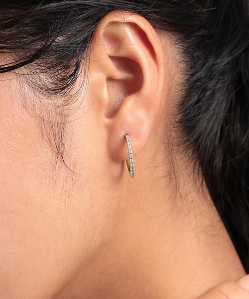 PLUS VENDOME(プラス ヴァンドーム)の「FINELINETATTOO_02 ピアス(ピアス(両耳用)・レディース・イエローゴールド/シルバー・ONE SIZE)」の11枚目の写真