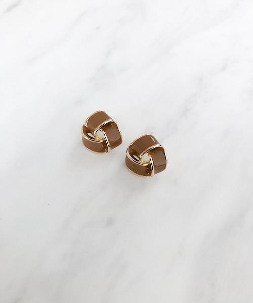 セール】ゴールドエッジトライアングルピアス（ピアス（両耳用