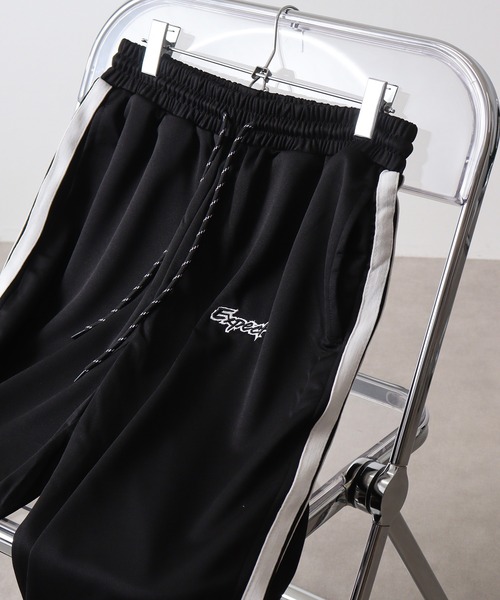 ウォッシュワンポイントロゴダメージパンツ