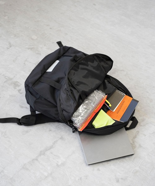 CONVERSE(コンバース)の「【CONVERSE】NEW ARCH LOGO BAG PACK/リュックサック/デイパック/カバン/バックパック/通勤・通学/コンバース(バックパック/リュック・レディース・ホワイト/ブラック・FREE)」の6枚目の写真