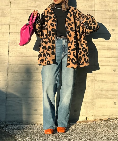 mi via loca（ミヴィアロカ）の「レオパード柄 ノーカラー ボアジャケット（ノーカラージャケット・レディース・グレー/ベージュ・FREE）」の10枚目の写真