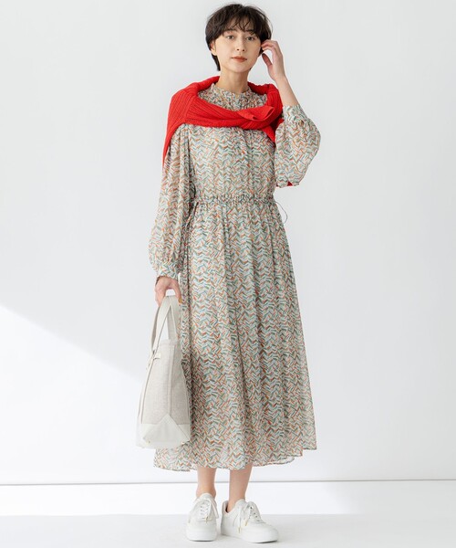 23区 S(ニジュウサンクチイサイサイズ)の「【洗える】シアーヘリンボーンプリント ワンピース(ワンピース・レディース・ブルー系5/オレンジ系5・32)」の13枚目の写真