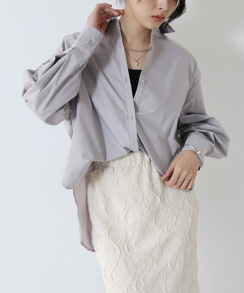 J by blue(ジェイバイブルー)の「タック袖オーバーサイズシャツ(シャツ/ブラウス・レディース・ホワイト/ブルー/グレー・MEDIUM)」の14枚目の写真