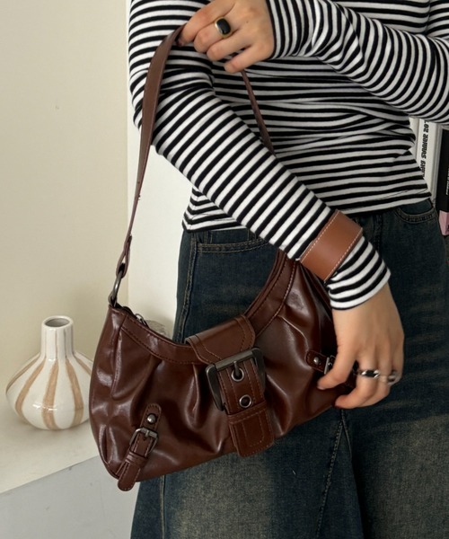 efill（エフィル）の「ベルト付き クロスボーダー ショルダーバック / ハンドバック（ショルダーバッグ・レディース・ブラウン/ブラック・FREE）」の4枚目の写真