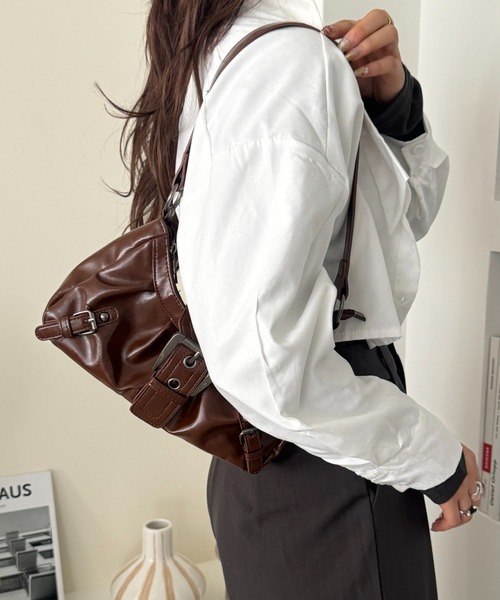 efill（エフィル）の「ベルト付き クロスボーダー ショルダーバック / ハンドバック（ショルダーバッグ・レディース・ブラウン/ブラック・FREE）」の14枚目の写真