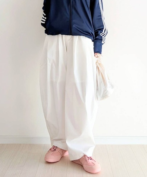 notch.（ノッチ）の「【 notch. by yui 】タックワイドコクーンパンツ（その他パンツ・レディース・ダークネイビー/ライトグリーン/ホワイト/ベージュ・TM/M）」の2枚目の写真