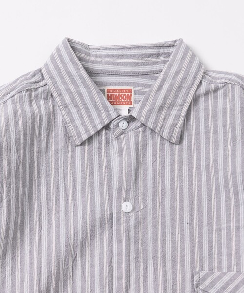 HINSON（ヒンソン）の「HINSON/ヒンソン レギュラーカラー ロングスリーブストライプシャツ/シワ加工/リラックスフィット（シャツ/ブラウス・メンズ・サックスブルー/オフホワイト/グレー・MEDIUM/LARGE）」の6枚目の写真