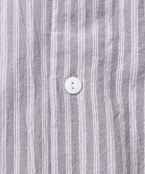HINSON（ヒンソン）の「HINSON/ヒンソン レギュラーカラー ロングスリーブストライプシャツ/シワ加工/リラックスフィット（シャツ/ブラウス・メンズ・サックスブルー/オフホワイト/グレー・MEDIUM/LARGE）」の7枚目の写真
