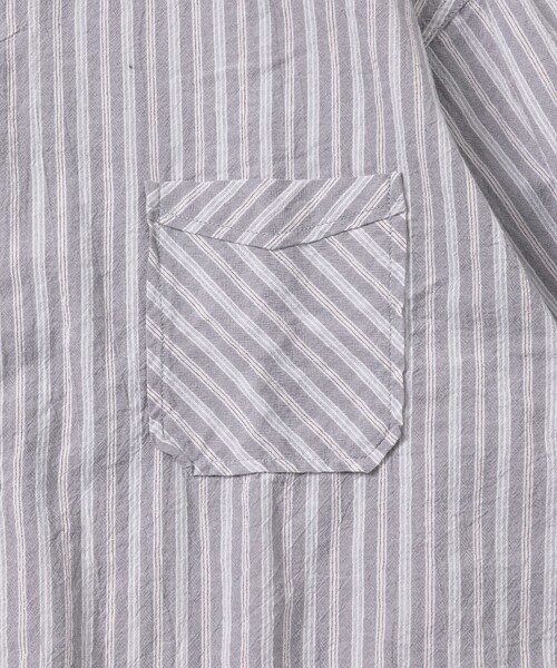 HINSON（ヒンソン）の「HINSON/ヒンソン レギュラーカラー ロングスリーブストライプシャツ/シワ加工/リラックスフィット（シャツ/ブラウス・メンズ・サックスブルー/オフホワイト/グレー・MEDIUM/LARGE）」の8枚目の写真