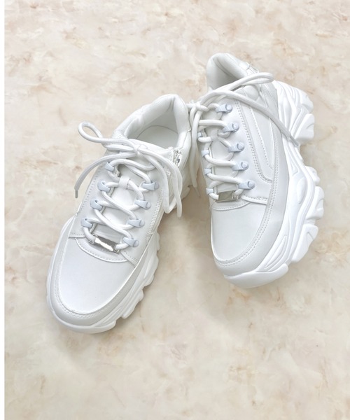 R&E（アールアンドイー）の「【R&E】サイドファスナーメタルポイント厚底スニーカー（スニーカー・レディース・ブラック/ホワイト・L/M/LL/S）」の3枚目の写真