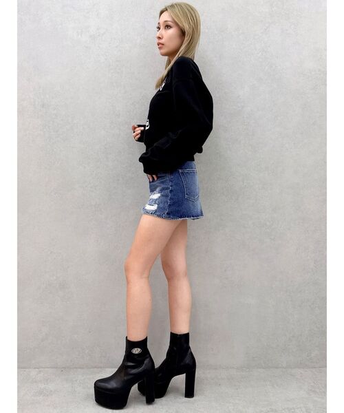 GYDA(ジェイダ)の「ハイウエストGD embossダメージスカートライクデニムショートパンツ(デニムスカート・レディース・ブルー/ライトブルー・MEDIUM/SMALL)」の8枚目の写真