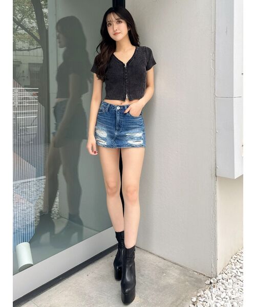 GYDA(ジェイダ)の「ハイウエストGD embossダメージスカートライクデニムショートパンツ(デニムスカート・レディース・ブルー/ライトブルー・MEDIUM/SMALL)」の20枚目の写真