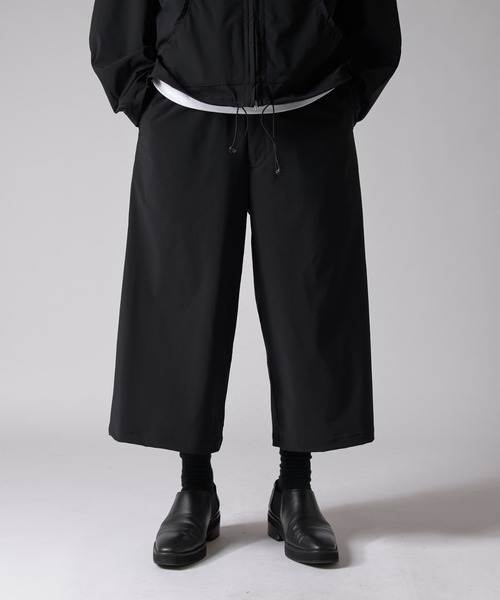 ITTI(イッチ)の「接触冷感クロップドパンツ ITTI exclusive for Lui's(その他パンツ・メンズ・ブラック・1/2)」の1枚目の写真