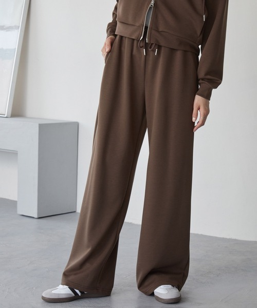 MONO-MART（モノマート）の「イージードライダンボールワイドスウェットパンツ（スウェットパンツ・レディース・チャコール/杢グレー/オフホワイト/ブラック/サックスブルー/アイボリー/ブラウン/ダークネイビー/ワイン系/モカ・S/M/L）」の6枚目の写真