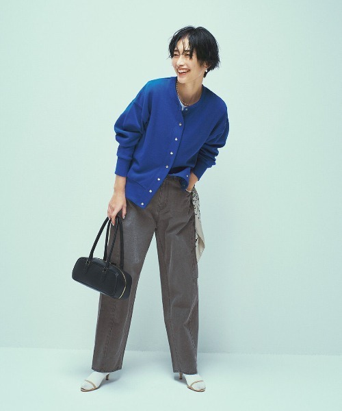 Live in comfort（リブインコンフォート）の「リブ　イン　コンフォート　くぼっち★とコラボ　はくだけでオシャレ見えする　大人にちょうどいいカーブデニムパンツ（デニムパンツ・レディース・ライトブルー・6/7/8）」の17枚目の写真