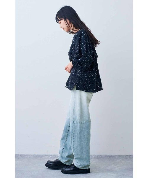 Live in comfort（リブインコンフォート）の「リブ　イン　コンフォート　くぼっち★とコラボ　はくだけでオシャレ見えする　大人にちょうどいいカーブデニムパンツ（デニムパンツ・レディース・ライトブルー・6/7/8）」の8枚目の写真