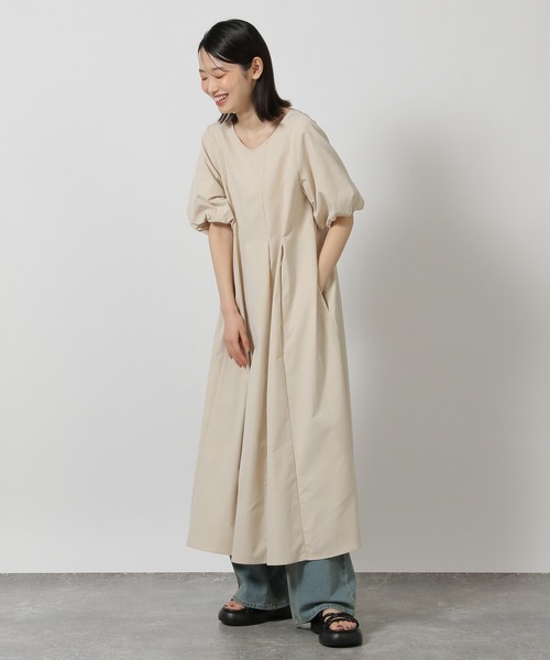 LAKOLE（ラコレ）の「袖バルーンタックワンピース / 326952（ワンピース・レディース・ブラック/ライトベージュ/ブルー・FREE）」の21枚目の写真